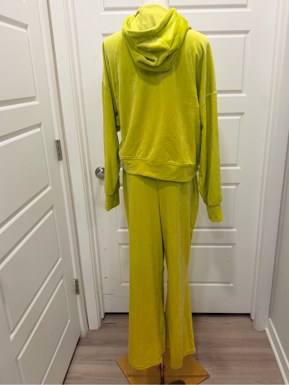 Truth by Republic Chartreuse Green Velour Hoodie & Wide-Leg Pants Set - Picture 3 of 6
